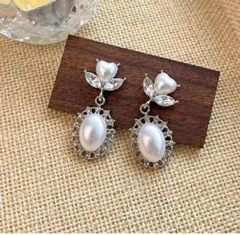 Нова корейска мода перлени обеци Дамски универсални кристални обеци за любовни подаръци