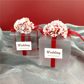 24pcs/lot Матирано PVC подаръчна кутия за сватбени сувенири декорация бонбони кутии с градиент изкуствени цветя резба панделка