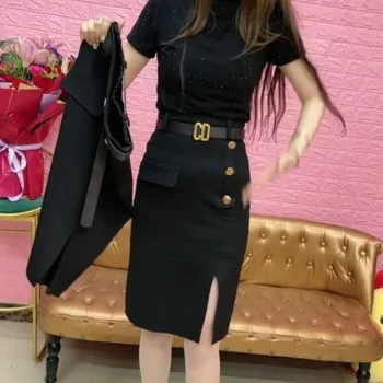 2023 Най-горещата нова черна рокля с висока талия с копче и пачуърк, идеална за демонстриране на елегантност и стил
